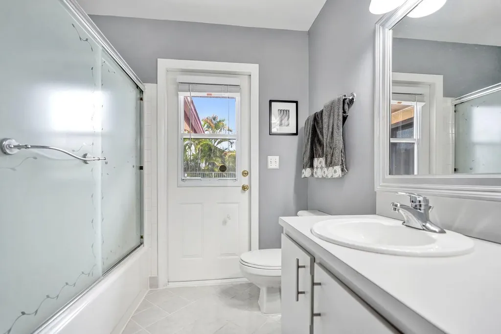 6063 Sunberry Circle Boynton Beach FL 33437