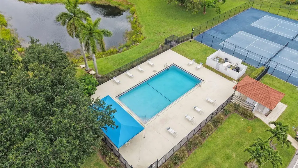 6063 Sunberry Circle Boynton Beach FL 33437