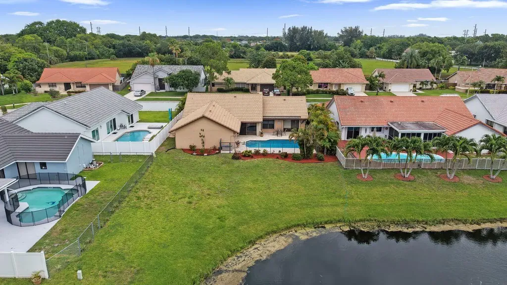 6063 Sunberry Circle Boynton Beach FL 33437