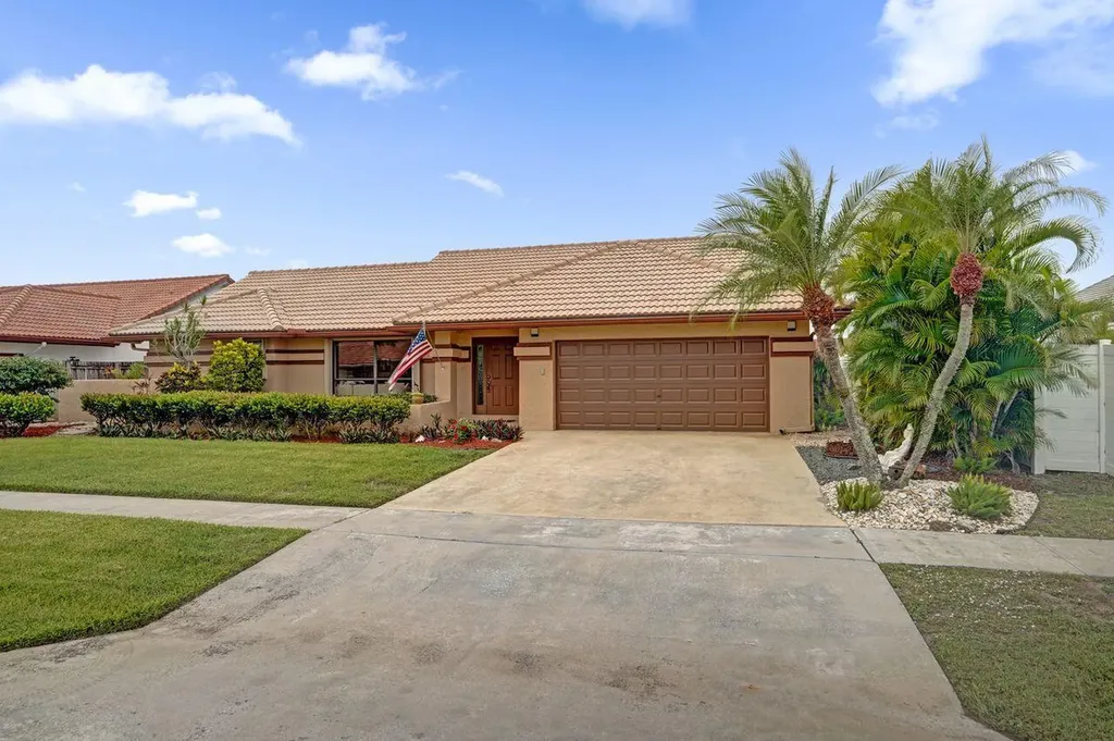 6063 Sunberry Circle Boynton Beach FL 33437