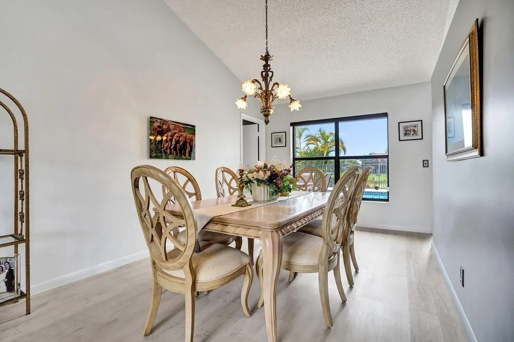 6063 Sunberry Circle Boynton Beach FL 33437