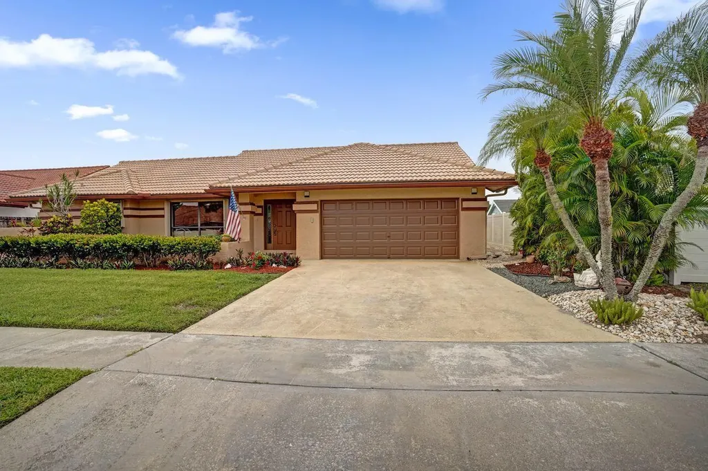 6063 Sunberry Circle Boynton Beach FL 33437