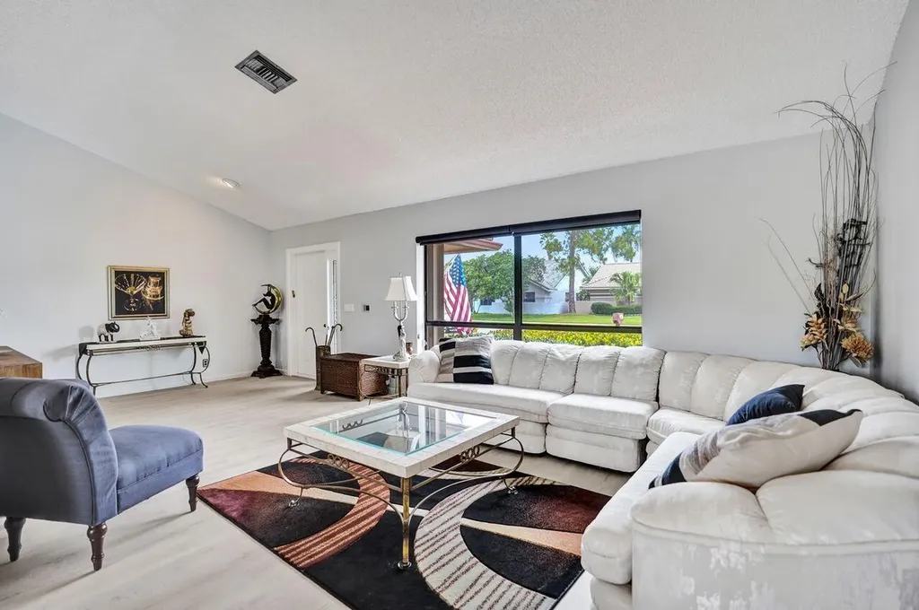 6063 Sunberry Circle Boynton Beach FL 33437