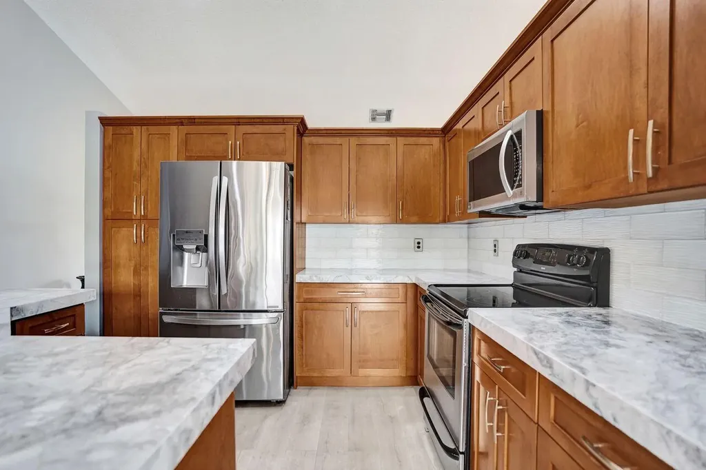 6063 Sunberry Circle Boynton Beach FL 33437