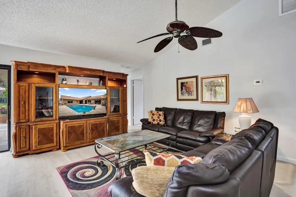 6063 Sunberry Circle Boynton Beach FL 33437