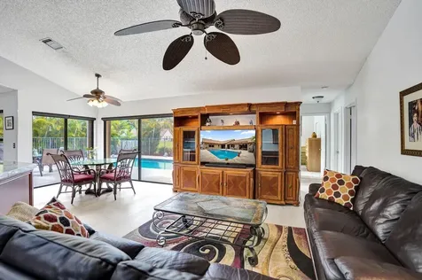 6063 Sunberry Circle Boynton Beach FL 33437