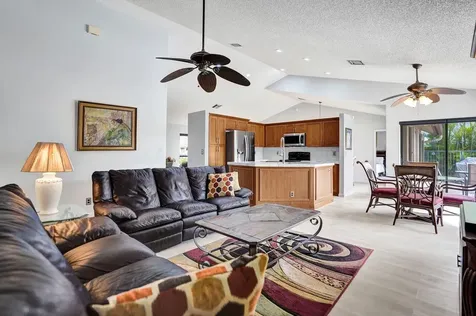 6063 Sunberry Circle Boynton Beach FL 33437