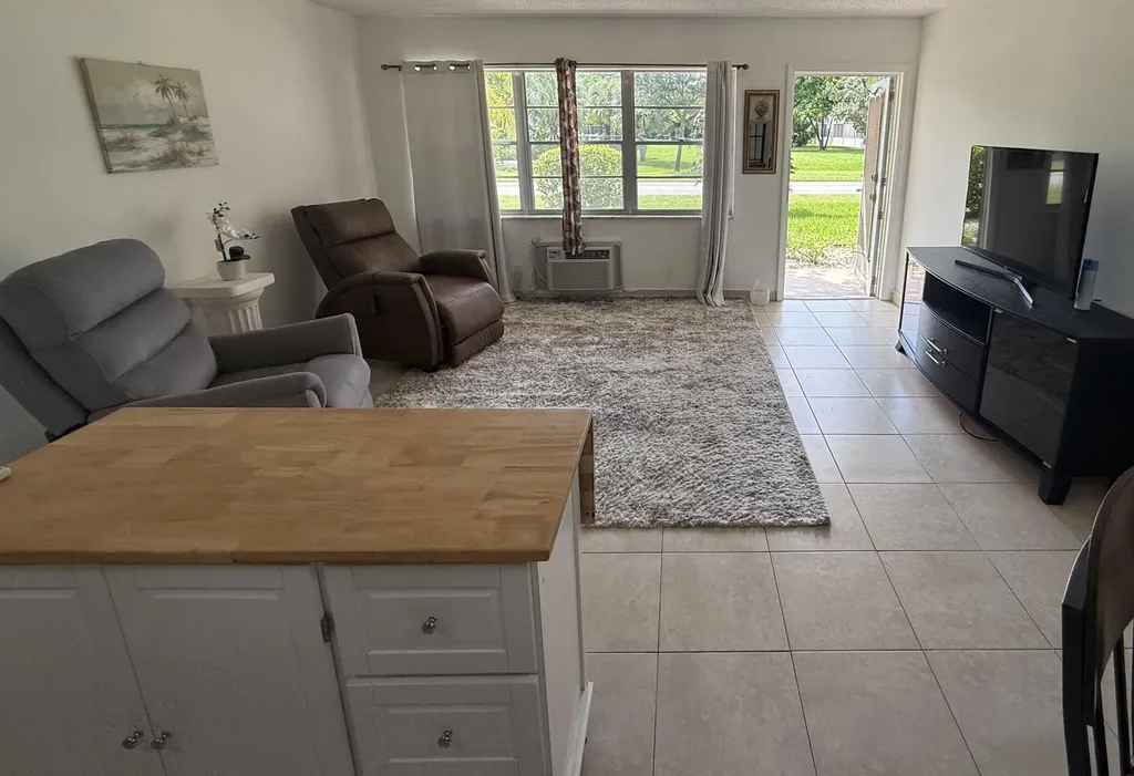175 Canterbury West Palm Beach FL 33417
