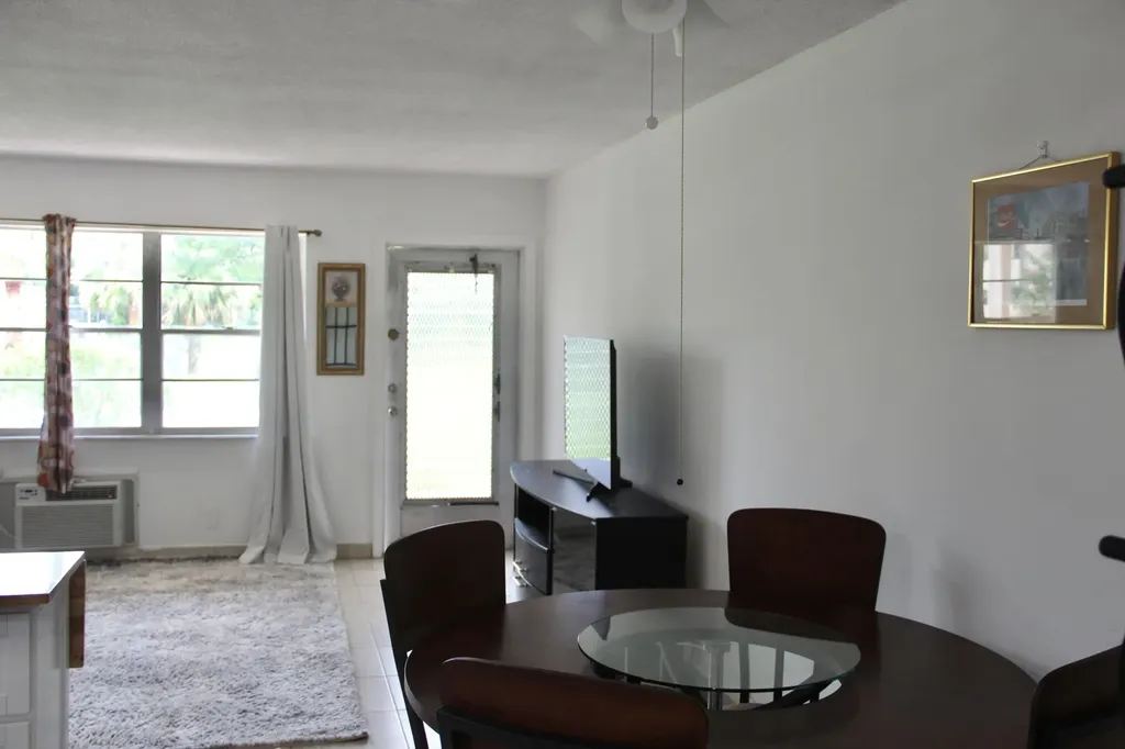 175 Canterbury West Palm Beach FL 33417