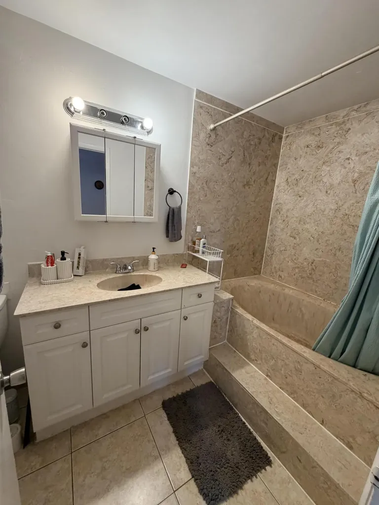 27 E Crossings Circle Boynton Beach FL 33435