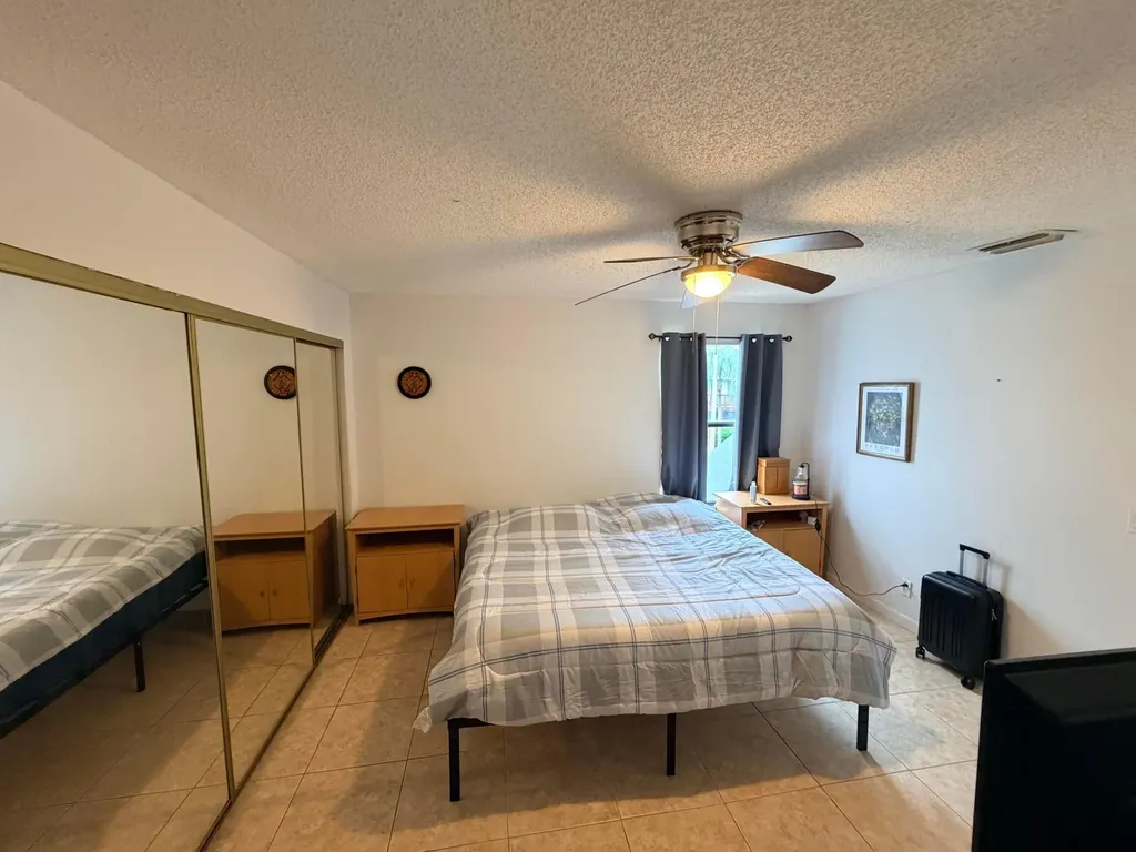 27 E Crossings Circle Boynton Beach FL 33435