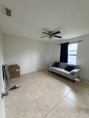 27 E Crossings Circle Boynton Beach FL 33435