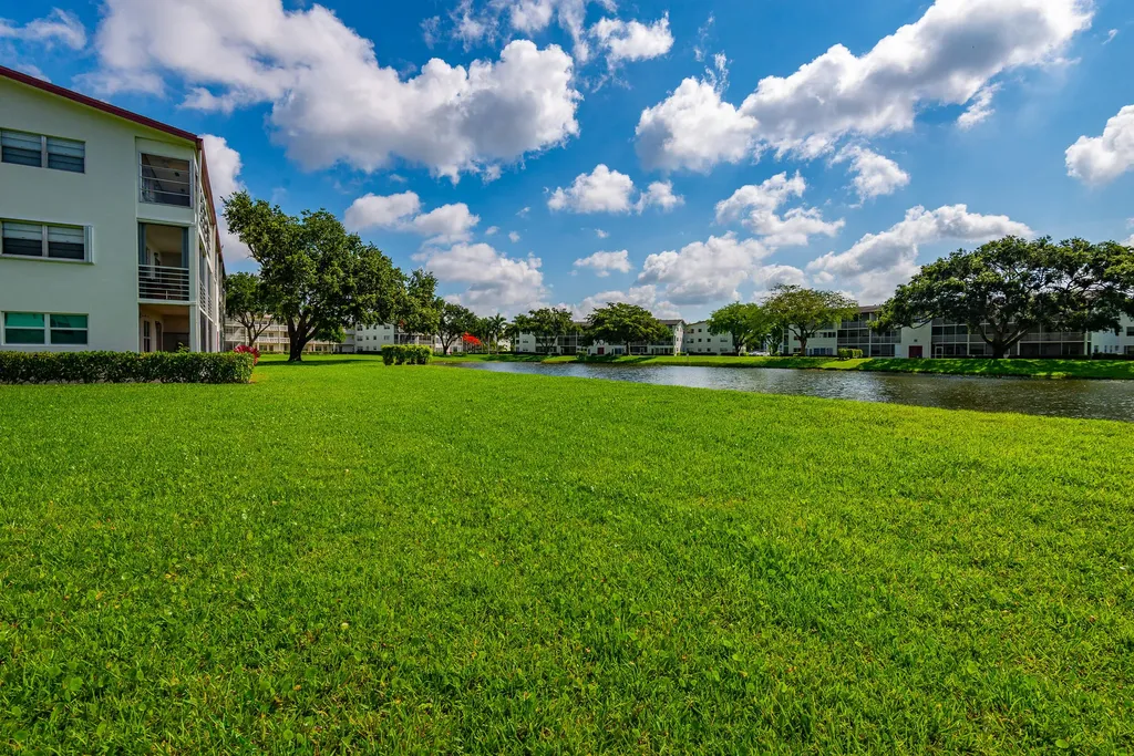 67 Fanshaw B Boca Raton FL 33434