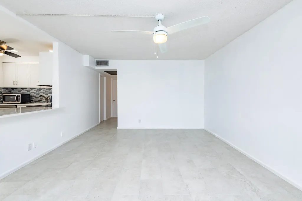 67 Fanshaw B Boca Raton FL 33434