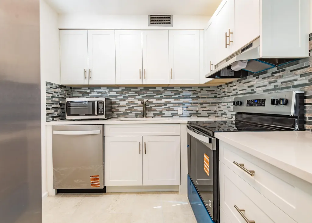 67 Fanshaw B Boca Raton FL 33434