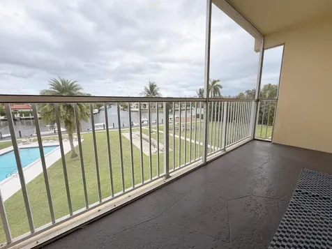 230 N Federal Highway Deerfield Beach FL 33441