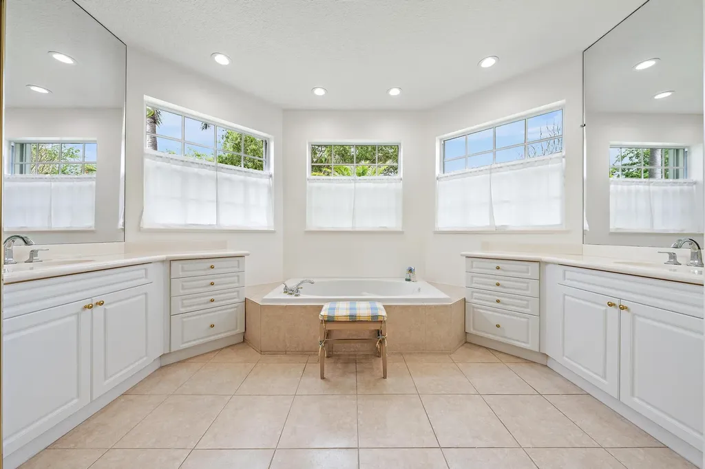 9907 SE Osprey Pointe Drive Hobe Sound FL 33455