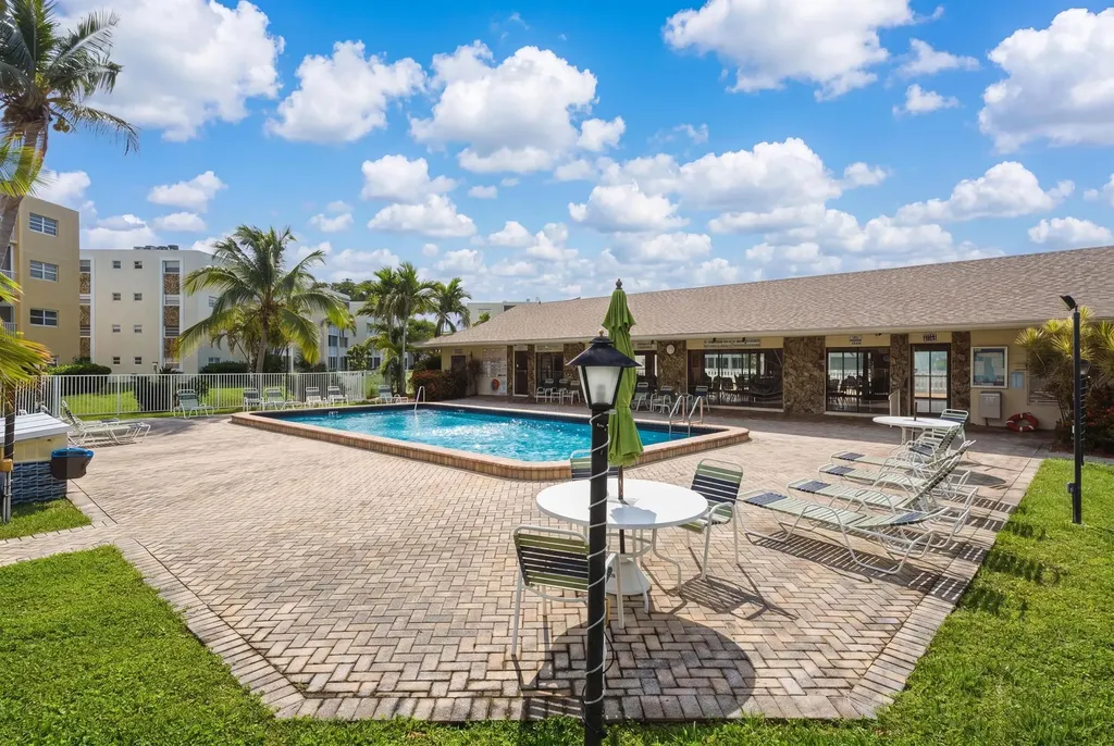 205 SE 11th Terrace Dania Beach FL 33004
