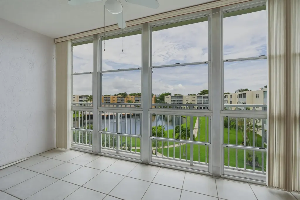 205 SE 11th Terrace Dania Beach FL 33004