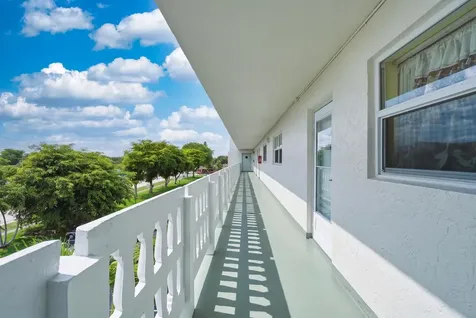 205 SE 11th Terrace Dania Beach FL 33004