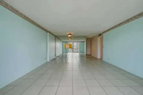 205 SE 11th Terrace Dania Beach FL 33004