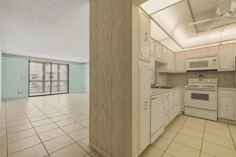205 SE 11th Terrace Dania Beach FL 33004