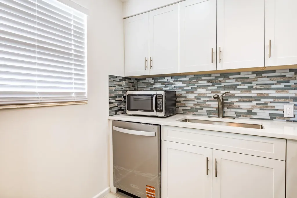 67 Fanshaw B Boca Raton FL 33434
