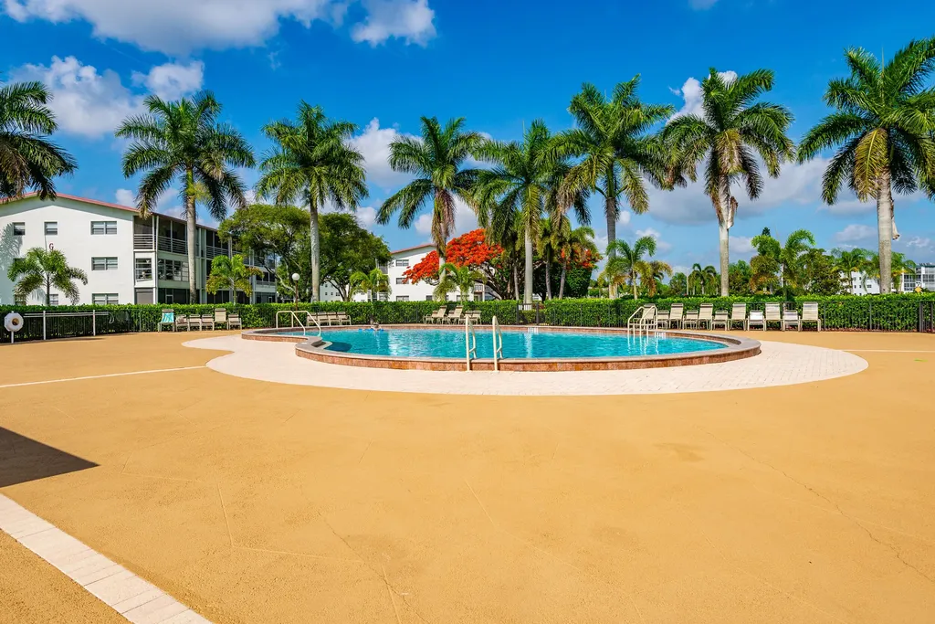 67 Fanshaw B Boca Raton FL 33434