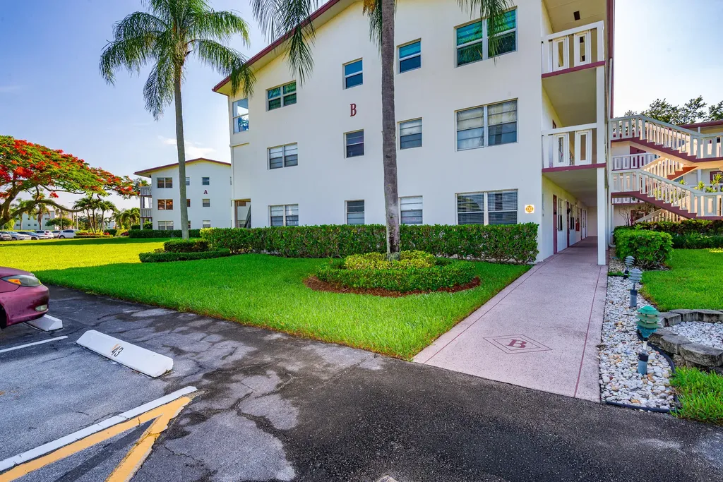 67 Fanshaw B Boca Raton FL 33434