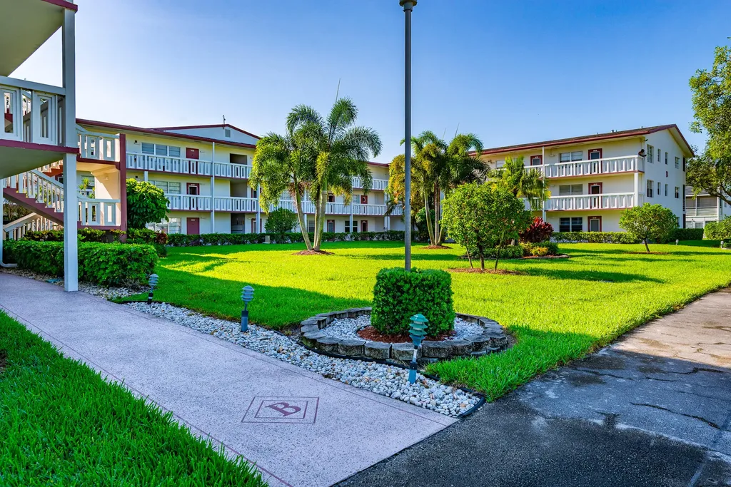 67 Fanshaw B Boca Raton FL 33434