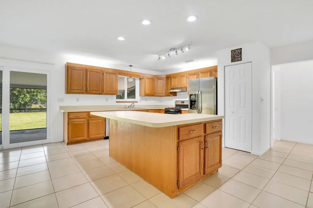 16245 E Burns Drive Loxahatchee FL 33470