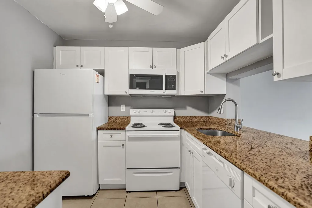 9460 Poinciana Place Davie FL 33324