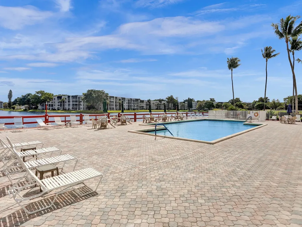 9460 Poinciana Place Davie FL 33324