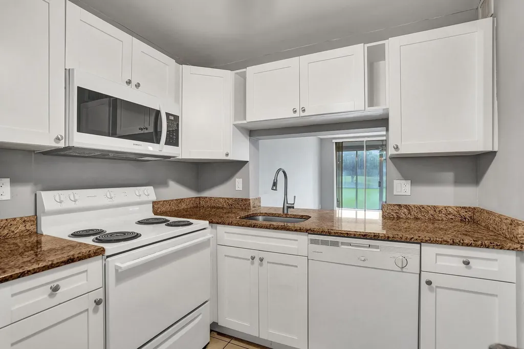 9460 Poinciana Place Davie FL 33324