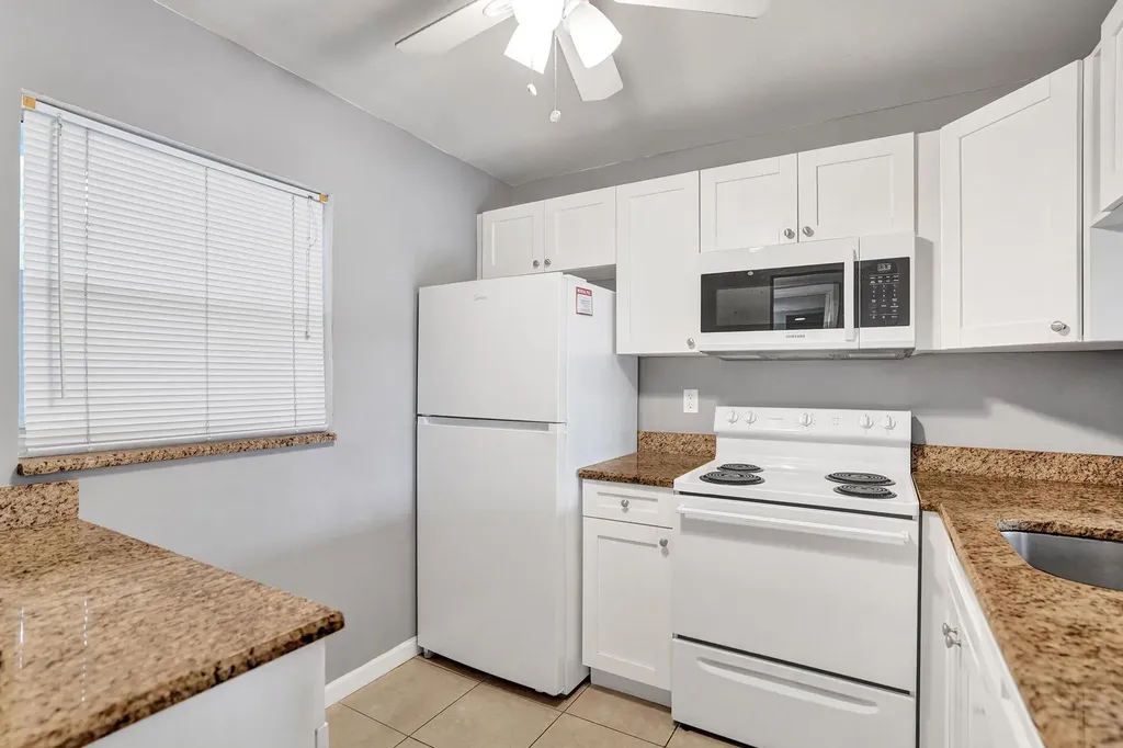 9460 Poinciana Place Davie FL 33324
