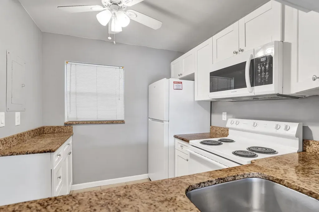 9460 Poinciana Place Davie FL 33324
