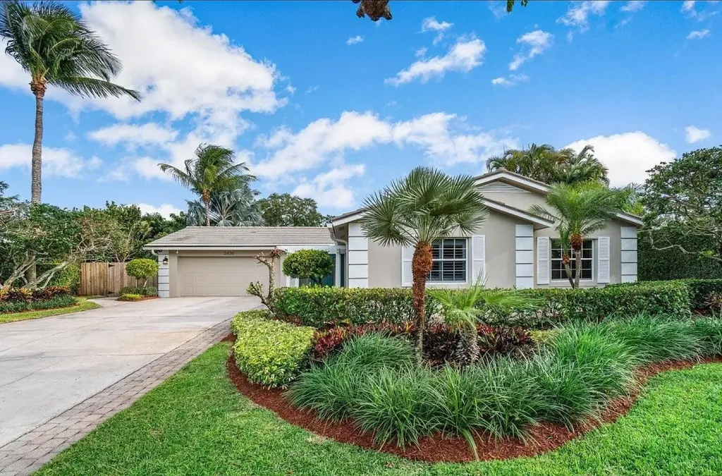 2436 Holly Lane NE Palm Beach Gardens FL 33410