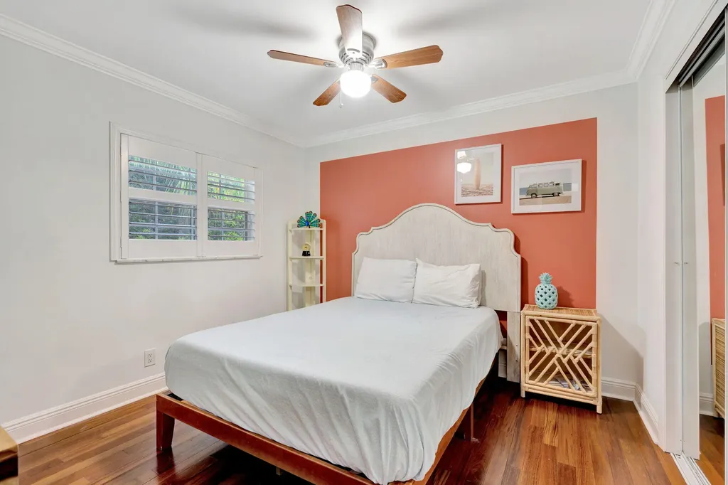 2436 Holly Lane NE Palm Beach Gardens FL 33410