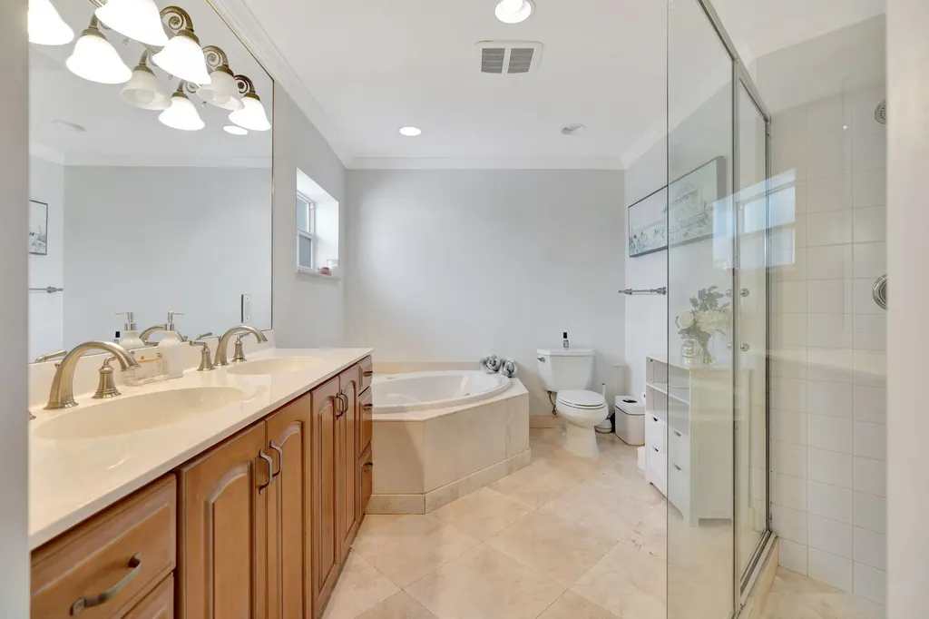 2436 Holly Lane NE Palm Beach Gardens FL 33410