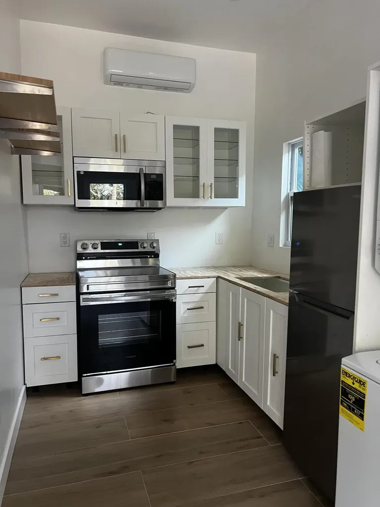 2436 Holly Lane NE Palm Beach Gardens FL 33410