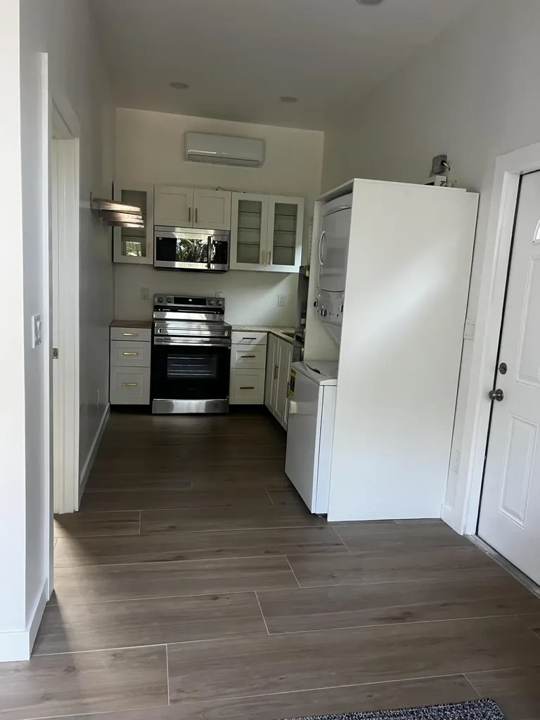 2436 Holly Lane NE Palm Beach Gardens FL 33410