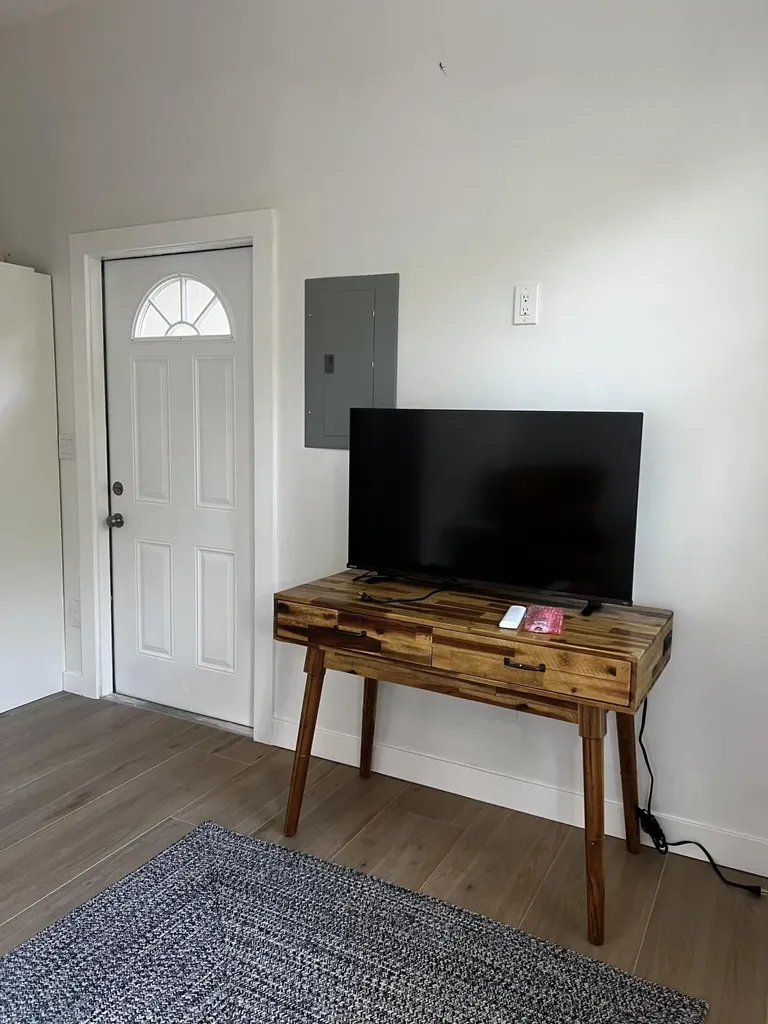 2436 Holly Lane NE Palm Beach Gardens FL 33410