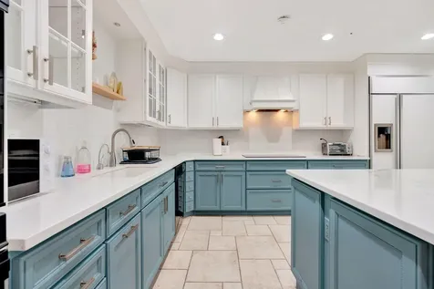 2436 Holly Lane NE Palm Beach Gardens FL 33410
