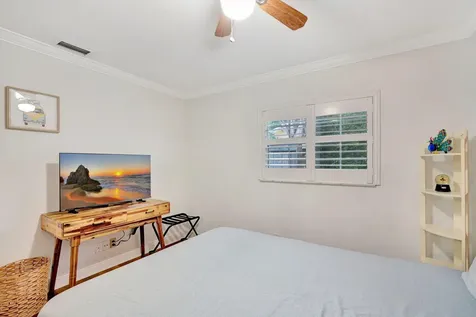 2436 Holly Lane NE Palm Beach Gardens FL 33410