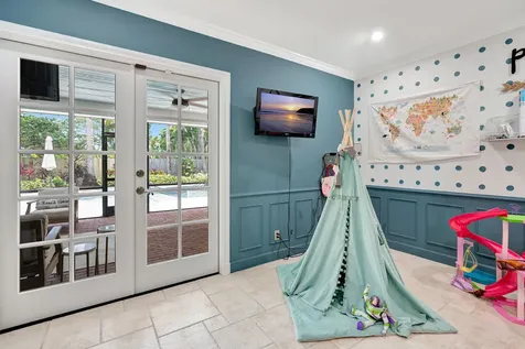 2436 Holly Lane NE Palm Beach Gardens FL 33410