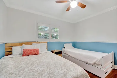 2436 Holly Lane NE Palm Beach Gardens FL 33410