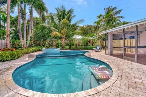 2436 Holly Lane NE Palm Beach Gardens FL 33410