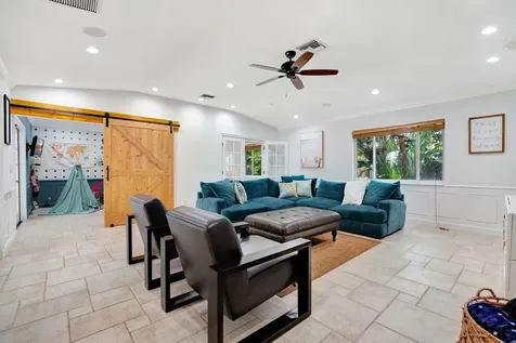 2436 Holly Lane NE Palm Beach Gardens FL 33410