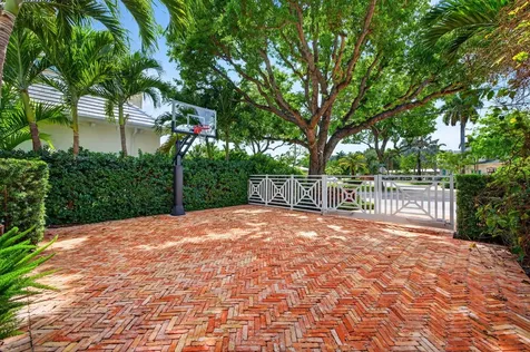 1900 Intracoastal Drive Fort Lauderdale FL 33305