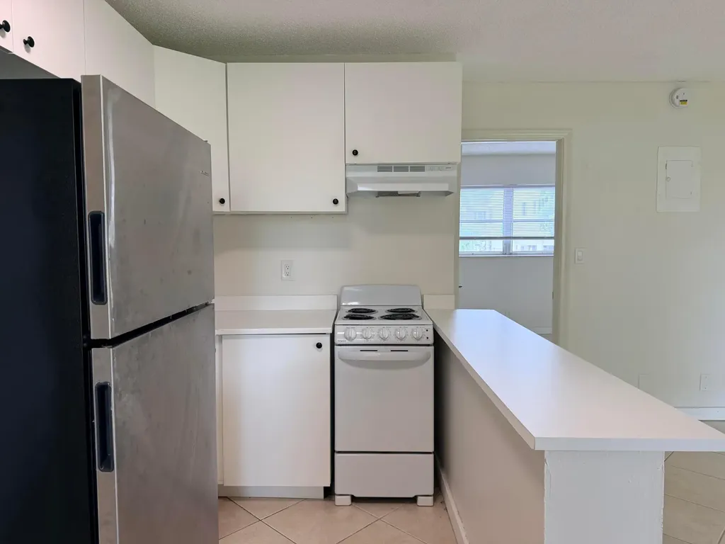 5174 NE 6th Avenue Oakland Park FL 33334